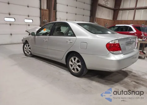 2005 Toyota Camry Xle z USA, uszkodzony, nr VIN 4T1BE30K65U588463